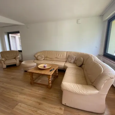 In 아파트 아데나우