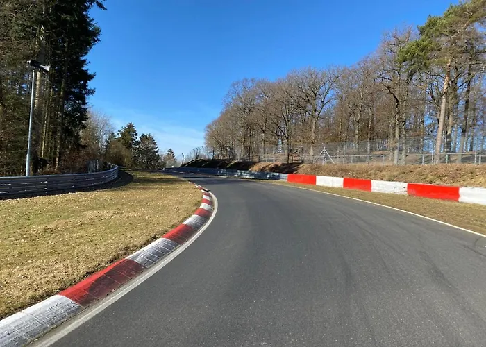 Apartment Nordschleife In Adenau דירה *